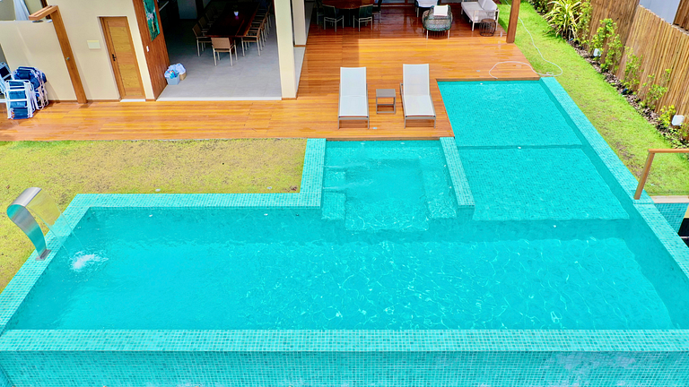 Mansão de Luxo 9 Suítes em Praia do Forte – Praia Bella