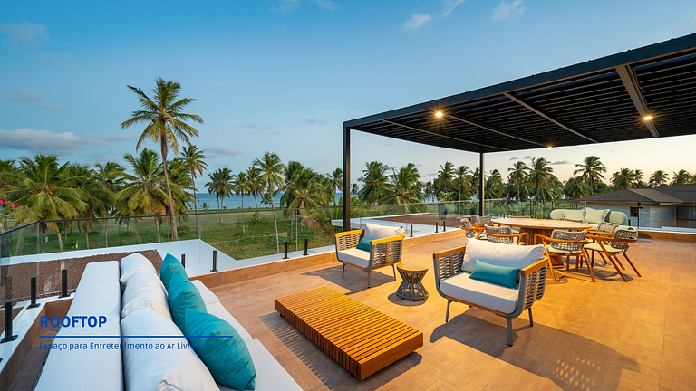 9 Suite Mansion by the Sea in Praia do Forte