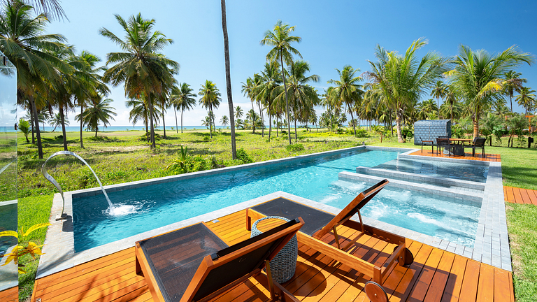 9 Suite Mansion by the Sea in Praia do Forte