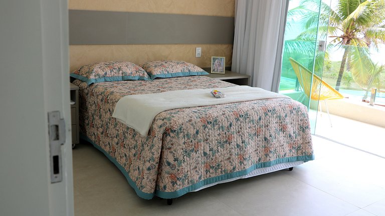 Beach House Facing the Sea 5 Suites in Guarajuba