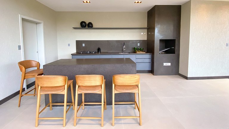 Casa de Luxo em Guarajuba 7 Suítes e Piscina a 50m da Praia