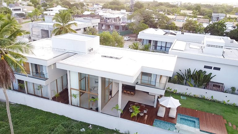 Casa de Luxo em Guarajuba 7 Suítes e Piscina a 50m da Praia