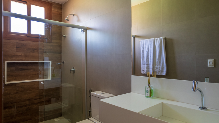 Casa de Luxo com Piscina e 7 Suítes em Praia do Forte