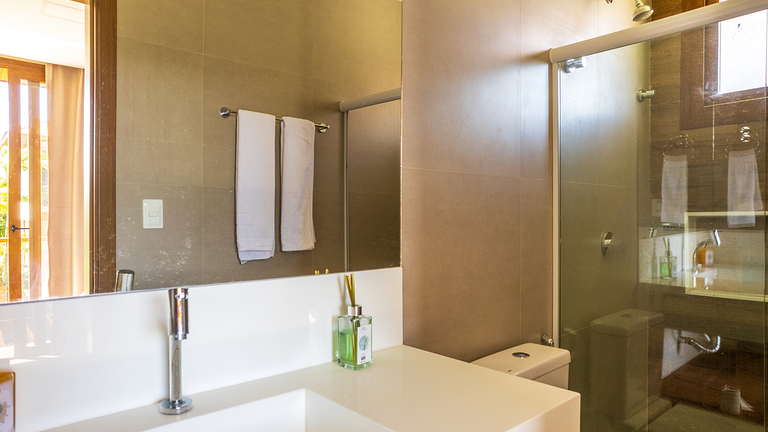 Casa de Luxo com Piscina e 7 Suítes em Praia do Forte