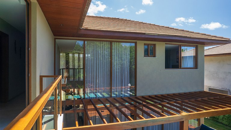 Casa de Luxo com Piscina e 7 Suítes em Praia do Forte