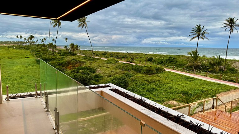 Mansão Pé na Areia com 8 Suítes no Alphaville Guarajuba