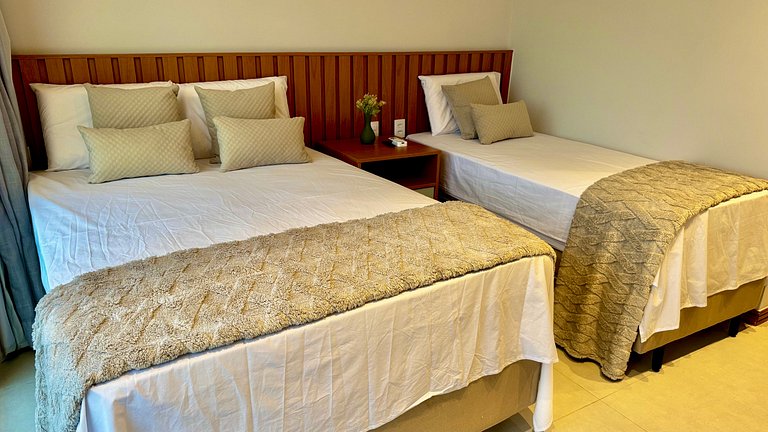 Mansão Pé na Areia com 8 Suítes no Alphaville Guarajuba