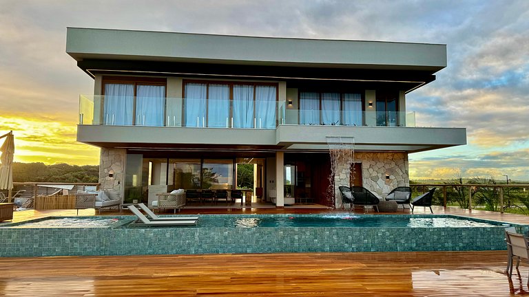 Mansão Pé na Areia com 8 Suítes no Alphaville Guarajuba