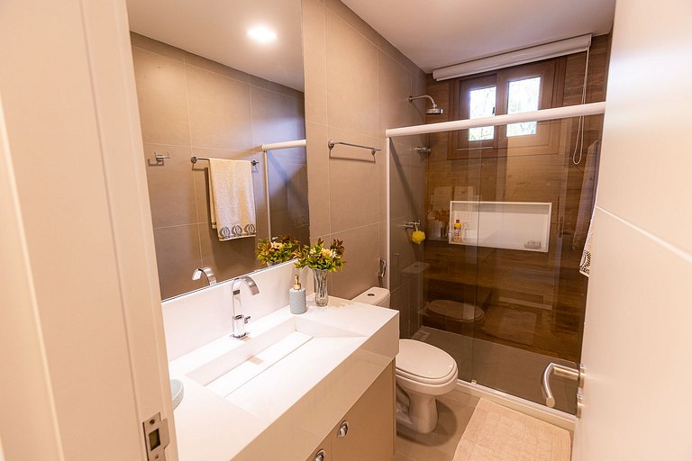 Casa em Guarajuba – Luxo e Praia em Condomínio Exclusivo