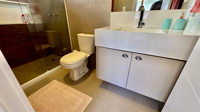 Casa em Guarajuba – Luxo e Praia em Condomínio Exclusivo