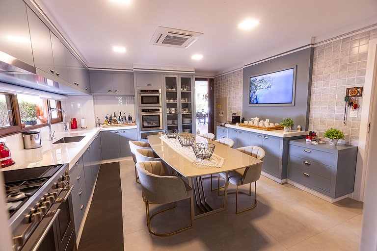 Casa em Guarajuba – Luxo e Praia em Condomínio Exclusivo
