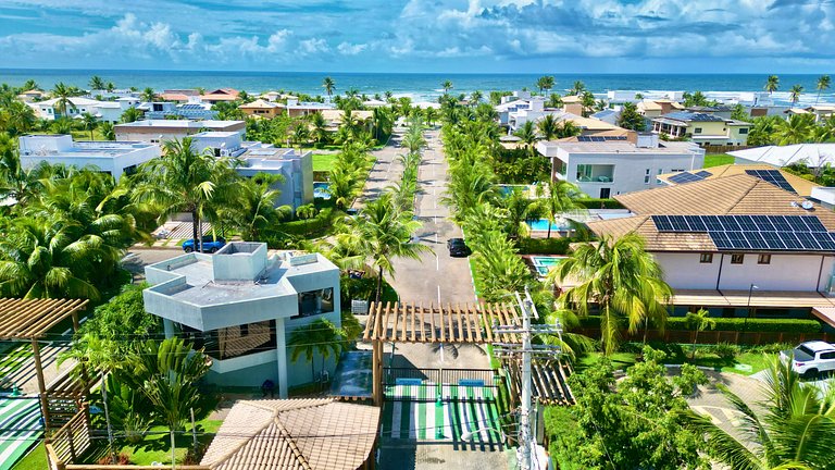 Casa em Guarajuba – Luxo e Praia em Condomínio Exclusivo