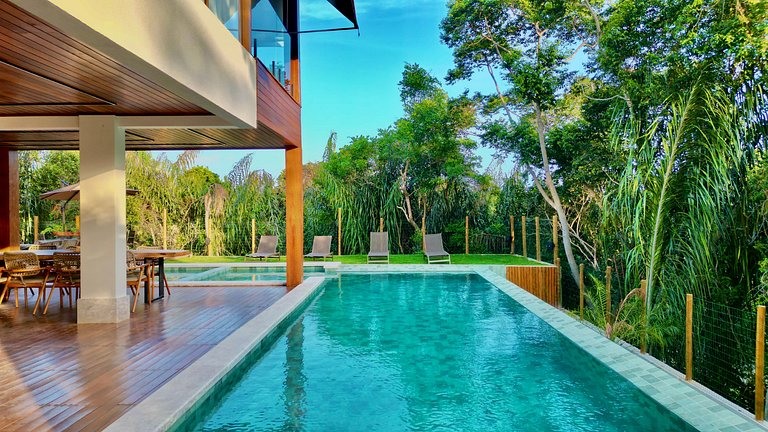 Casa no Praia Bella em Praia do Forte — 5 Suítes, Vista Mar!