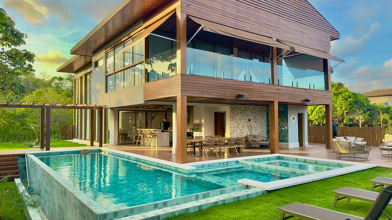 Casa no Praia Bella em Praia do Forte — 5 Suítes, Vista Mar!