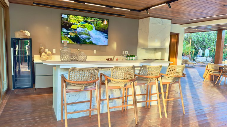 Casa no Praia Bella em Praia do Forte — 5 Suítes, Vista Mar!